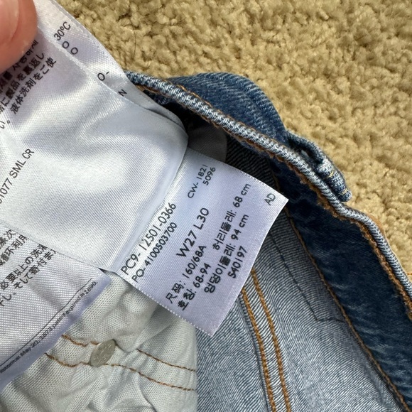 Levi’s Women’s 501 Straight Leg Jeans - Picture 4 of 7